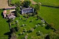 chateau de la Gu�rivi�re � Van�ais