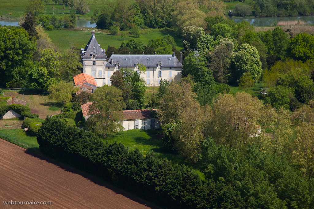 chateau de la Salle Le Mung, reconstruit au XVIIIe siècle