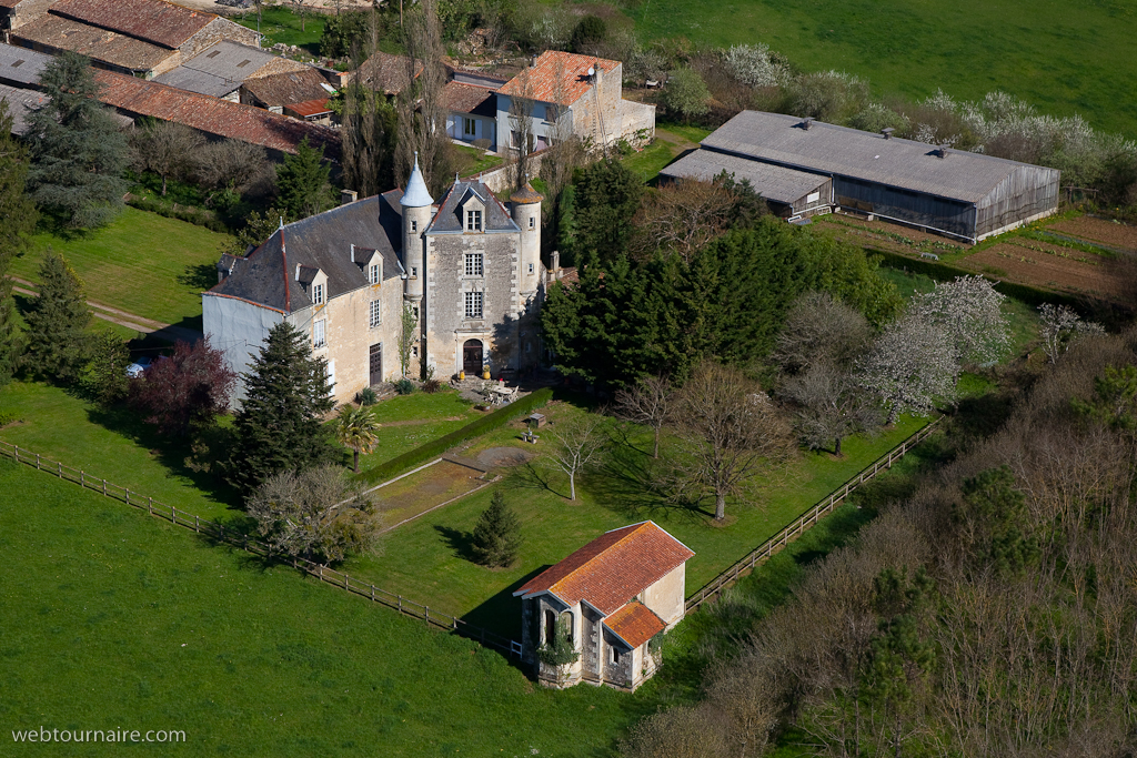 chateau de La Touche Poupard à Saint de Noisné chateau de La Touche Poupard à Saint de Noisné