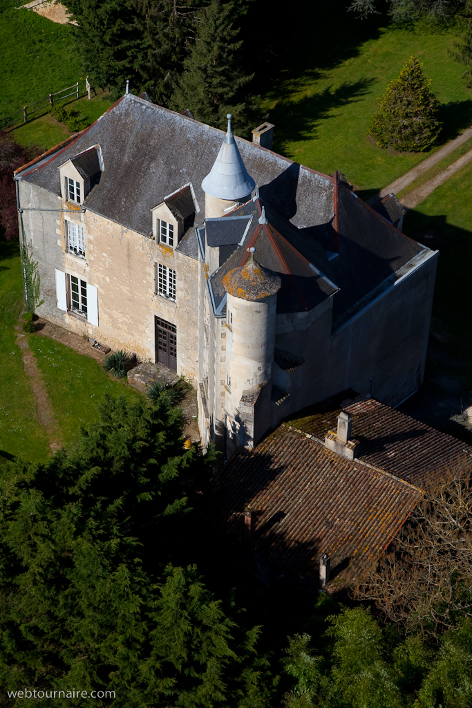 chateau de La Touche Poupard à Saint de Noisné chateau de La Touche Poupard à Saint de Noisné
