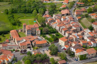 chateau de Lachaux � Vic-le-Comte