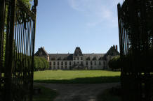 château de Lévis à Lurcy-Lévis