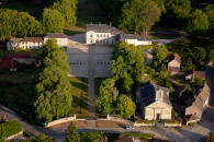 chateau de Maud�tour en Vexin