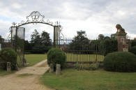 chateau de Montigny  Perreux