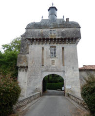 chateau de Mornay  Saint Pierre de l'le