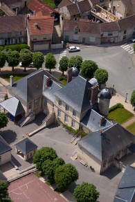 ch�teau de Nesles-la-Vall�e