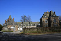 d�pendances du chateau de Roumont