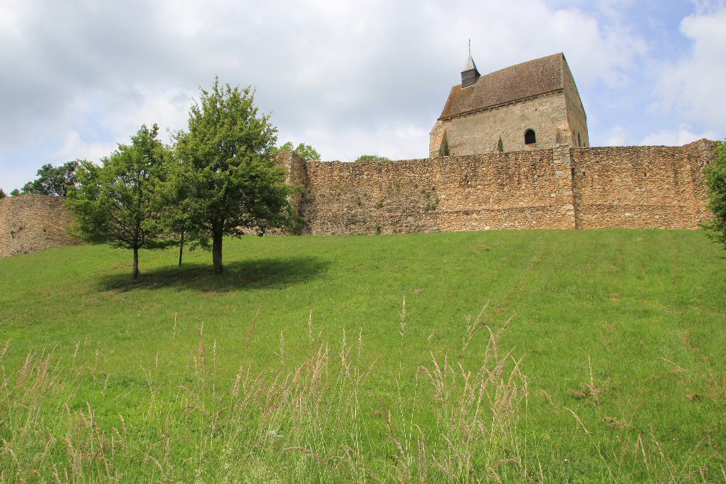 château de Vauguillain à SaintJulienduSault, inscrit MH