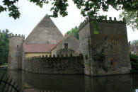 chateau de Vault de Lugny
