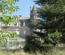 ch�teau de Virazeil a Saint-Hilaire-de-la-Noaille