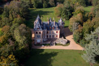 chateau du Jarrier � Courteilles