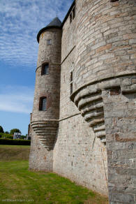 donjon de Bours