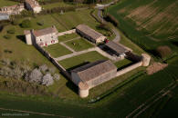 logis de Bouhas � Lezay