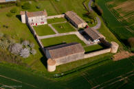 logis de Bouhas � Lezay