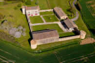 logis de Bouhas � Lezay