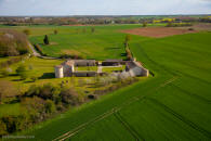 logis de Bouhas � Lezay