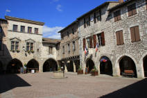 village de Castelnau de Montmiral