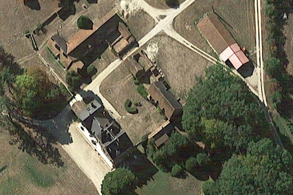 chateau de Sainte Claire à Isdes, construit au XIXe siècle