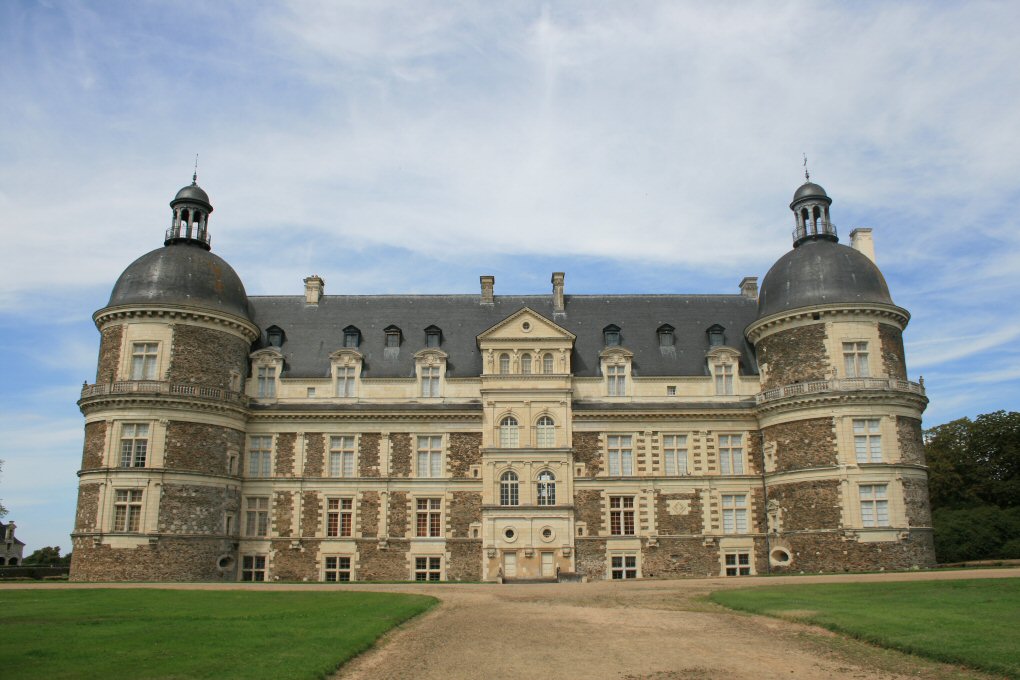 chateau de Serrant à Saint-Georges-sur-Loire, ouvert au public